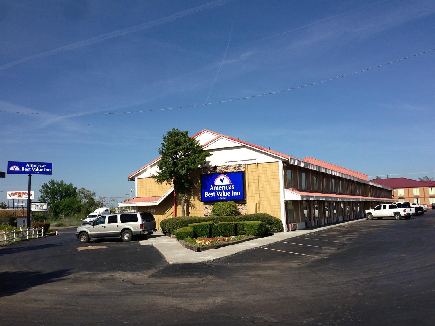Americas Best Value Inn Tulsa I-44 Oakhurst Eksteriør billede