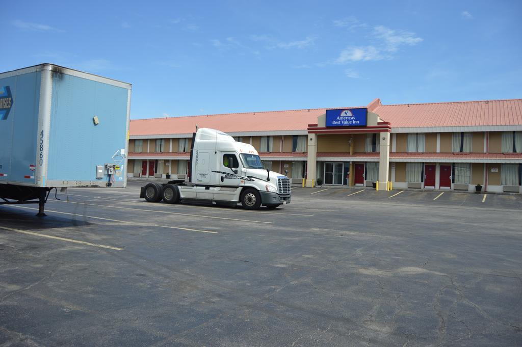 Americas Best Value Inn Tulsa I-44 Oakhurst Eksteriør billede