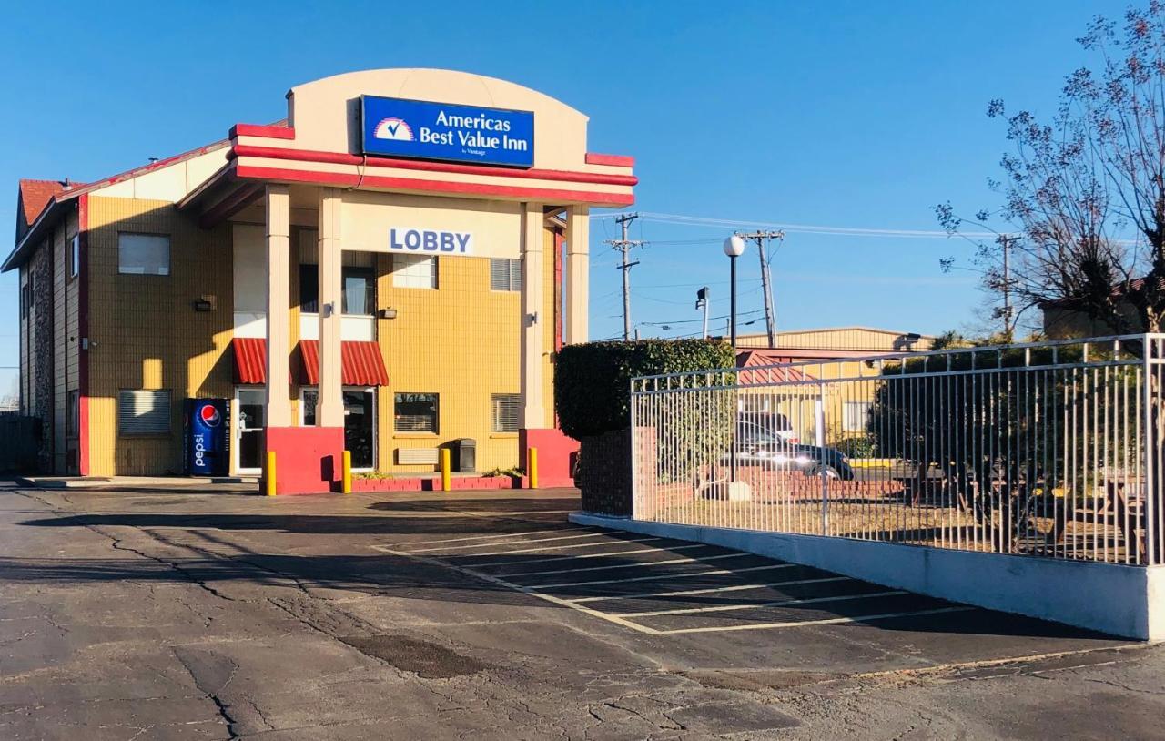 Americas Best Value Inn Tulsa I-44 Oakhurst Eksteriør billede